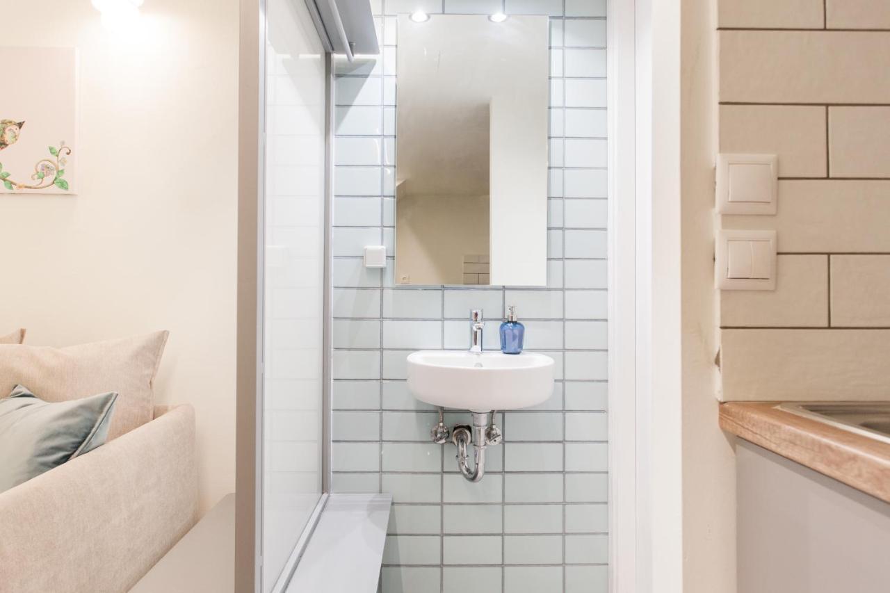 Relax In This Funky Loft Next To Metro! Атина Екстериор снимка