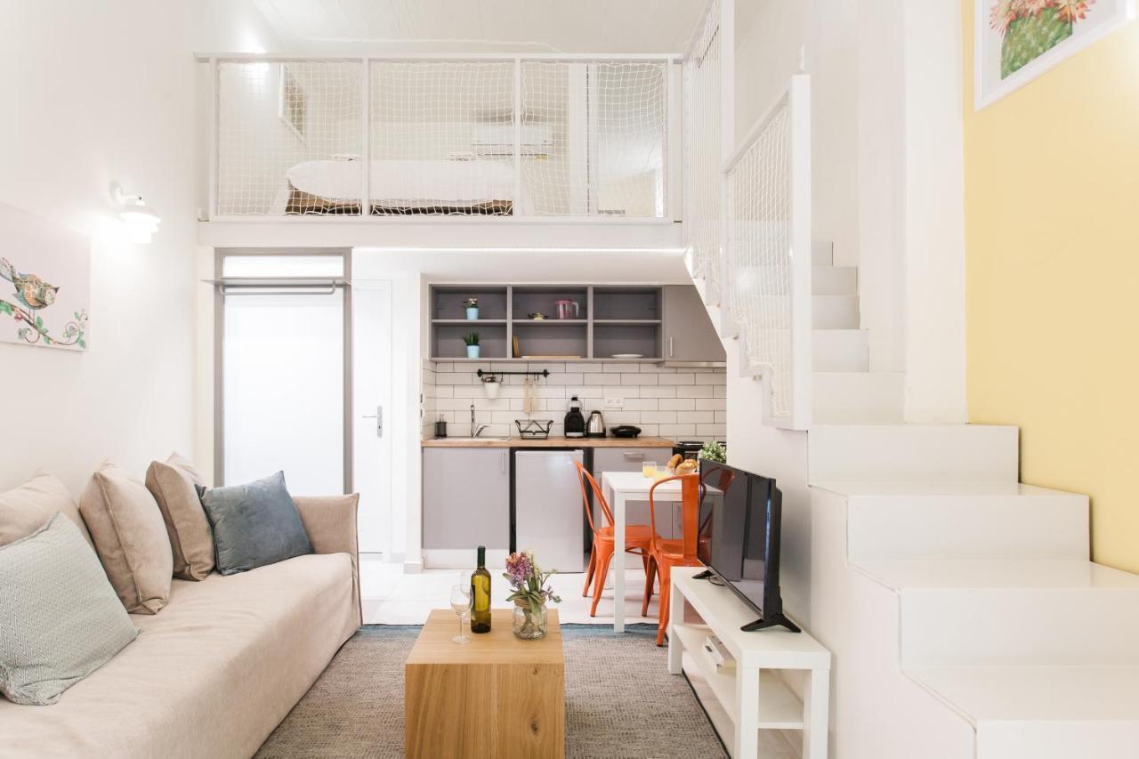 Relax In This Funky Loft Next To Metro! Атина Екстериор снимка
