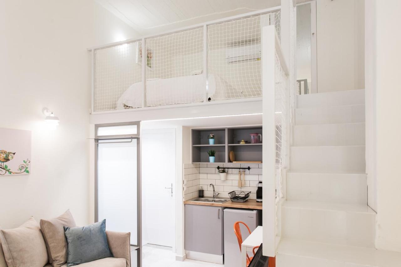 Relax In This Funky Loft Next To Metro! Атина Екстериор снимка