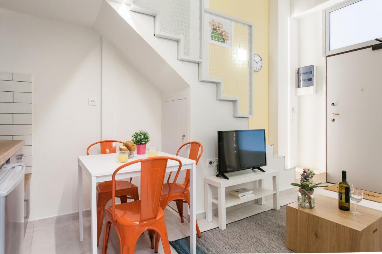 Relax In This Funky Loft Next To Metro! Атина Екстериор снимка